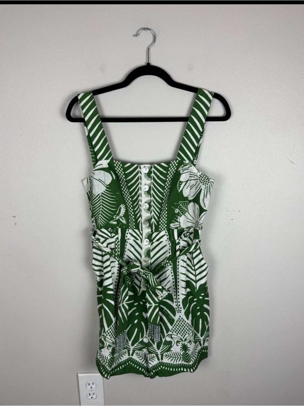 Farm Rio Women's Off-White Green Macaw Elegance Romper Size Medium Tropical